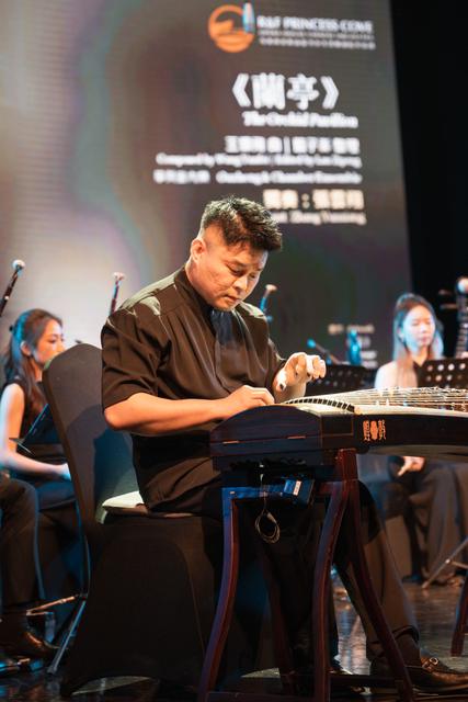 演出 15